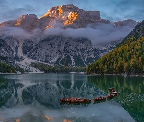 Włochy, Łódki, Dolomity, Góry, Jezioro, Pragser Wildsee