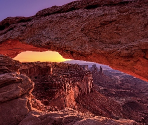 Wschód słońca, Mesa Arch, Kanion, Łuk skalny, Stan Utah, Skały, Stany Zjednoczone, Park Narodowy Canyonlands