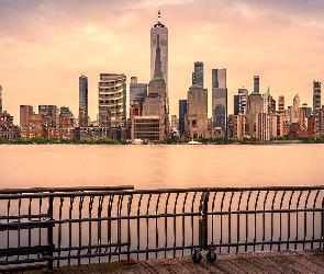 Wieżowce, Hudson River, Nowy Jork, Barierki, Rzeka, Stany Zjednoczone, Manhattan