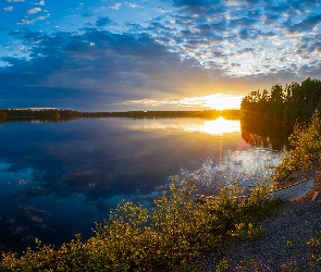Łódka, Chmury, Jezioro Kitka, Niebo, Kuusamo, Wieczór, Finlandia, Zachód słońca