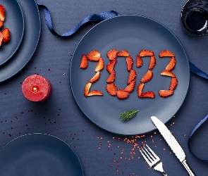 Talerze, Truskawki, Cyfry, Świeczka, Pokrojone, Nowy Rok, 2023