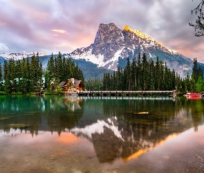 Park Narodowy Yoho, Kolumbia Brytyjska, Góry, Kanada, Drzewa, Emerald Lake, Dom, Most, Jezioro