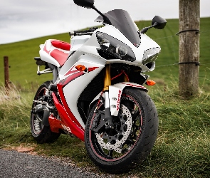 Motocykl, Yamaha YZF-R1