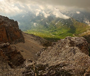 Włochy, Przełęcz Pordoi, Dolomity, Góry, Skały, Chmury