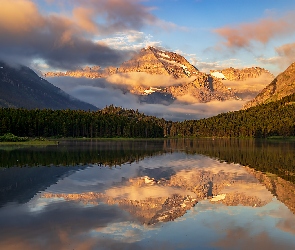 Stan Montana, Góry, Jezioro Swiftcurrent Lake, Park Narodowy Glacier, Stany Zjednoczone