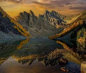 Zalesione, Park Narodowy Banff, Skały, Kanada, Odbicie, Agnes Lake, Góry, Canadian Rockies, Jezioro