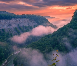 Wschód słońca, Stan Nowy Jork, Rzeka Genesee, Stany Zjednoczone, Letchworth State Park, Mgła, Wąwóz, Góry, Skały