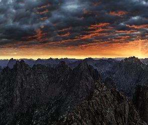 Kolorado, Wschód słońca, Góra, Stany Zjednoczone, Chmury, Góry San Juan, Jagged Mountain