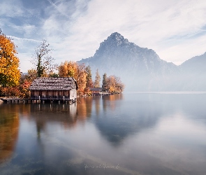 Mgła, Pożółkłe, Jezioro Traunsee, Domki, Jesień, Góry, Austria, Drzewa