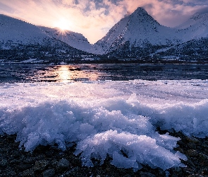 Lód, Zima, Morze, Promienie słońca, Fiord, Norwegia, Góry