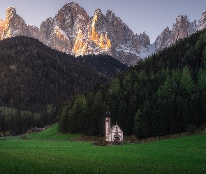 Las, Val di Funes, Kościół św Jana, Dolina, Dolomity, Góry, Włochy, Góry