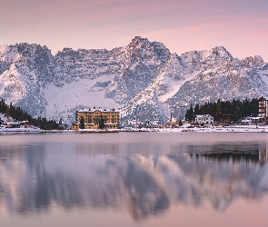 Góry, Cortina dAmpezzo, Domy, Włochy, Odbicie, Grand Hotel Misurina, Dolomity, Jezioro, Misurina Lake