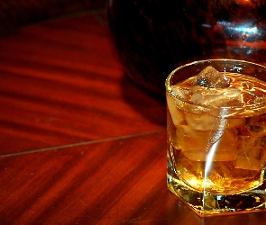 Whisky, Z Lodem, Drink